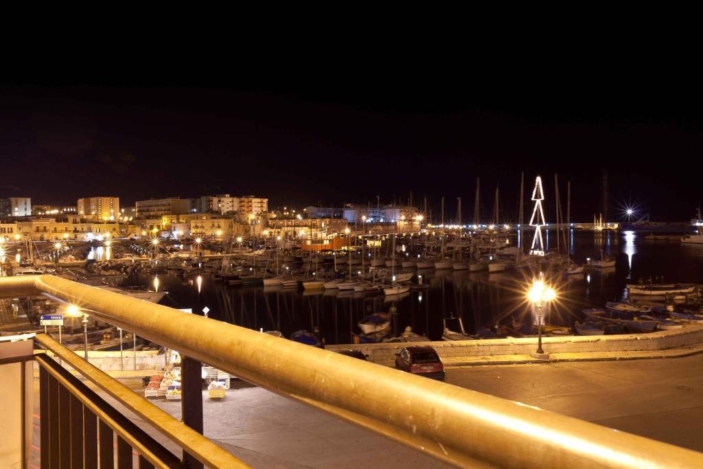 B&B Al Porto Bisceglie Buitenkant foto